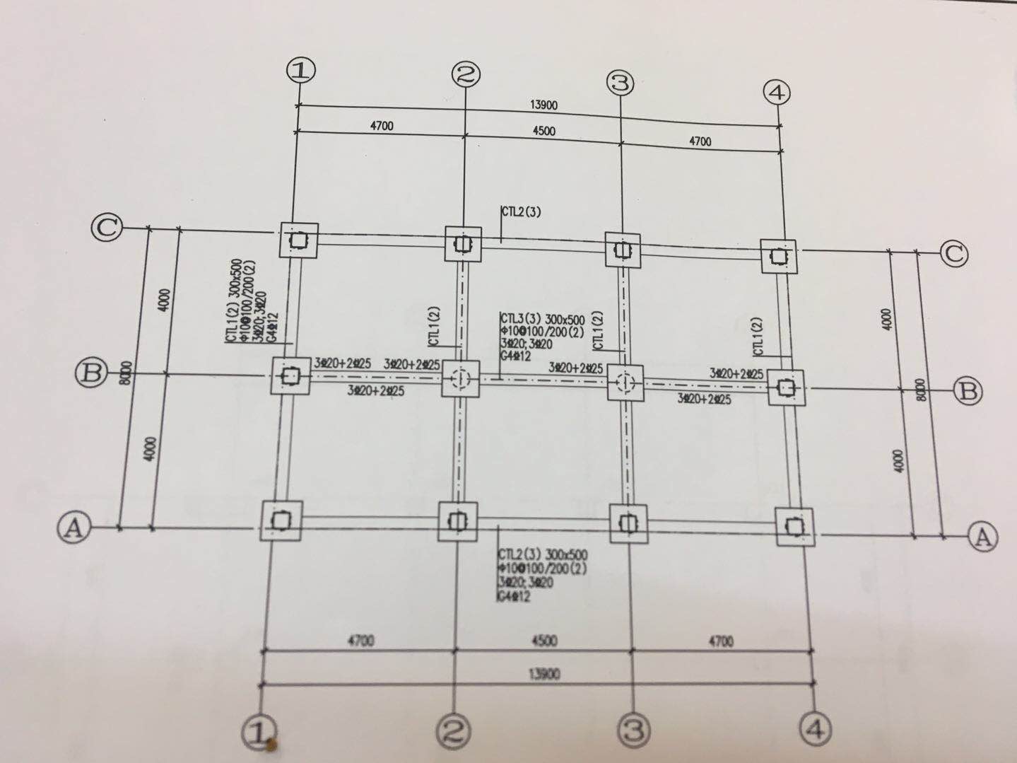 请问ctl3中间这个3/20,2/25是什么 需要加在承台梁里面?