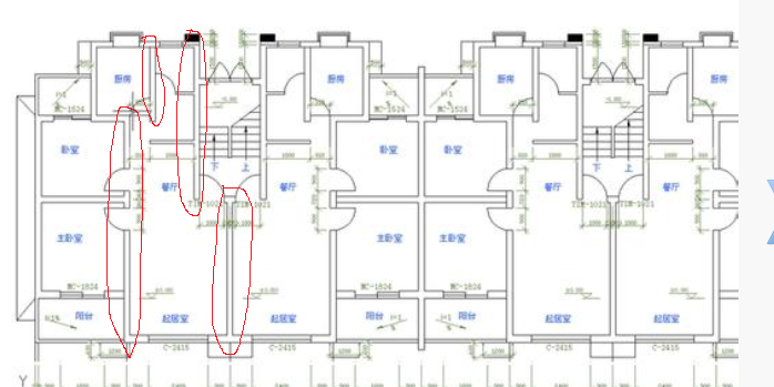 顶层端部第二个开间的内纵墙及屋盖处有阳台雨棚挑梁的横墙上沿顶层全