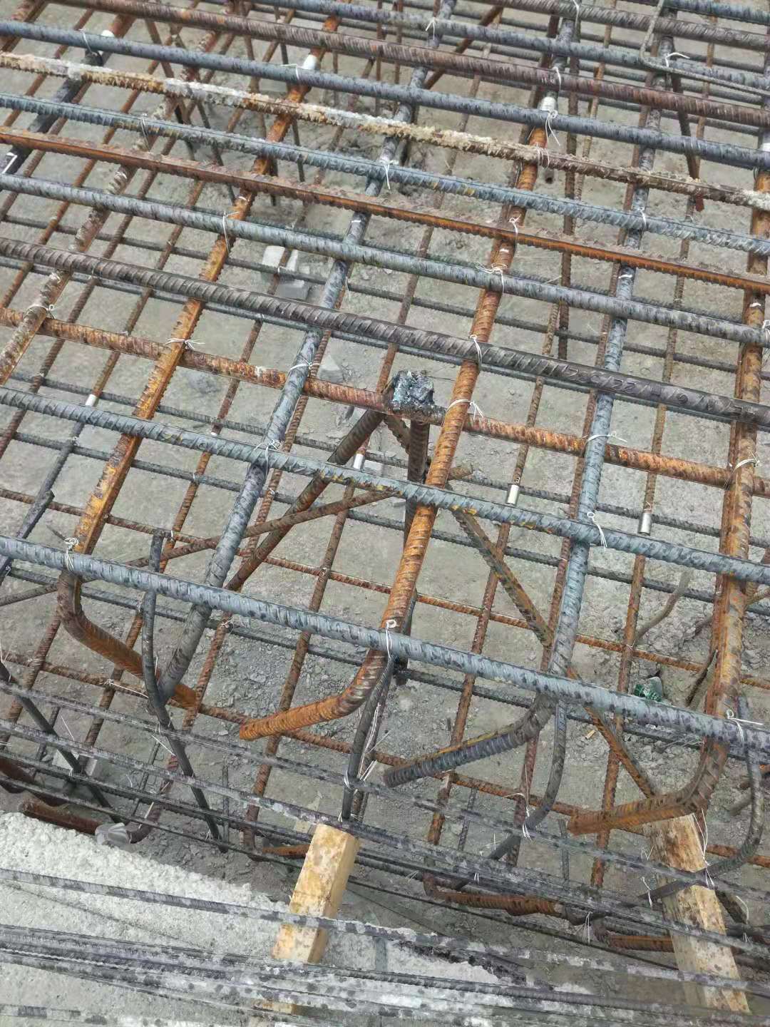 支撐鋼