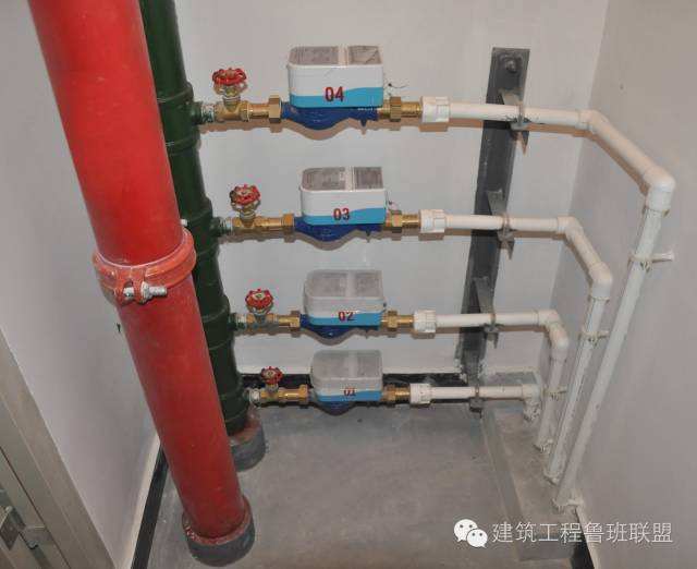 设计说明:给水立管采用钢塑复合管,住户内使用ppr管.
