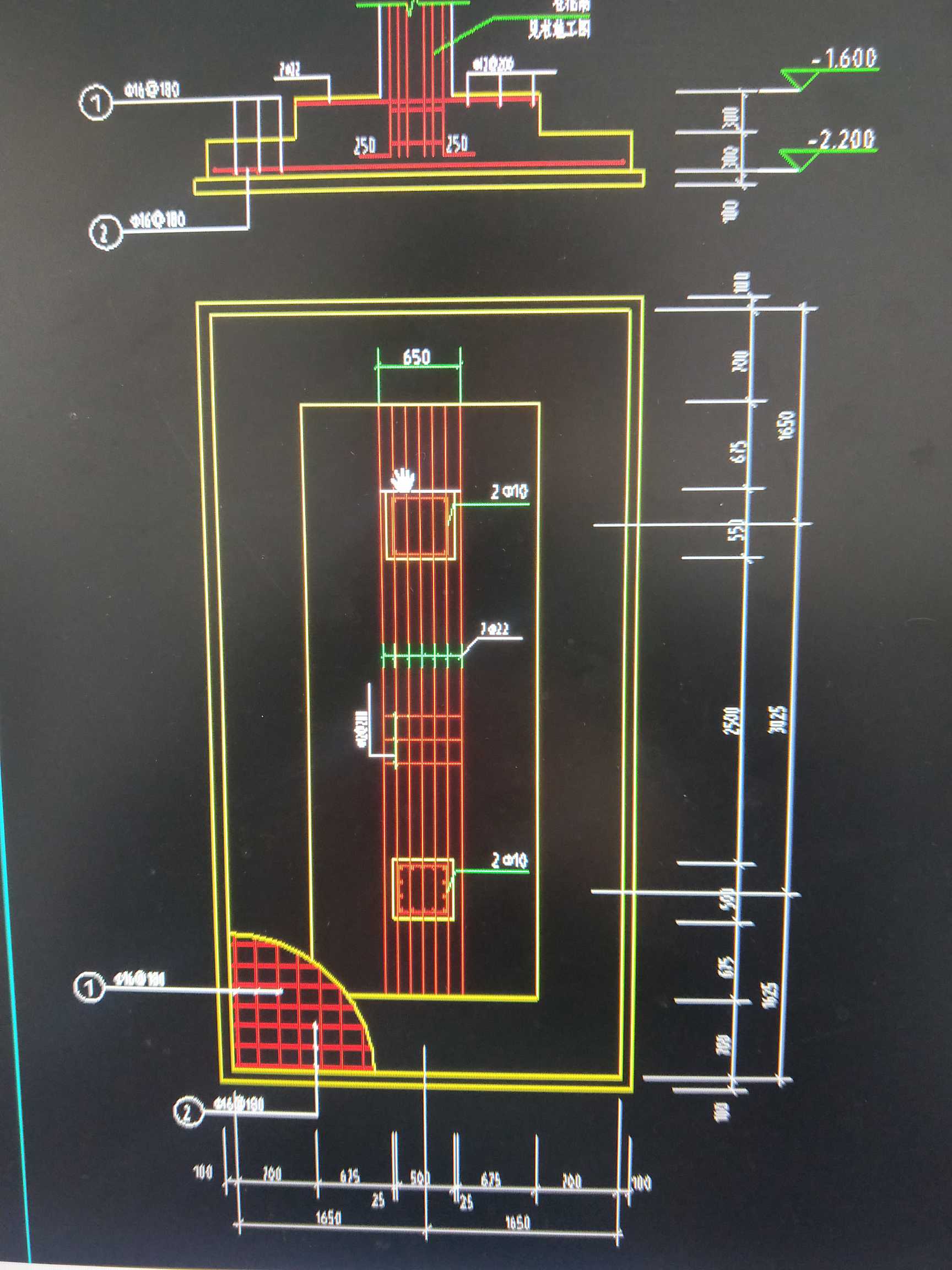 独立基础里的钢筋2a10,7c22,c12@200怎么设置?