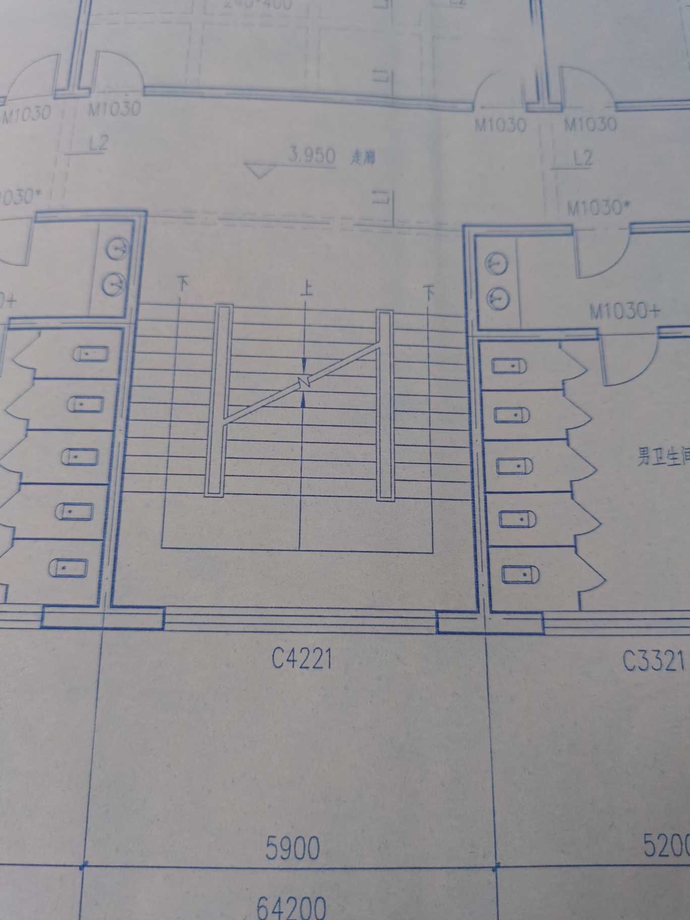 首层楼梯和三跑楼梯怎么画