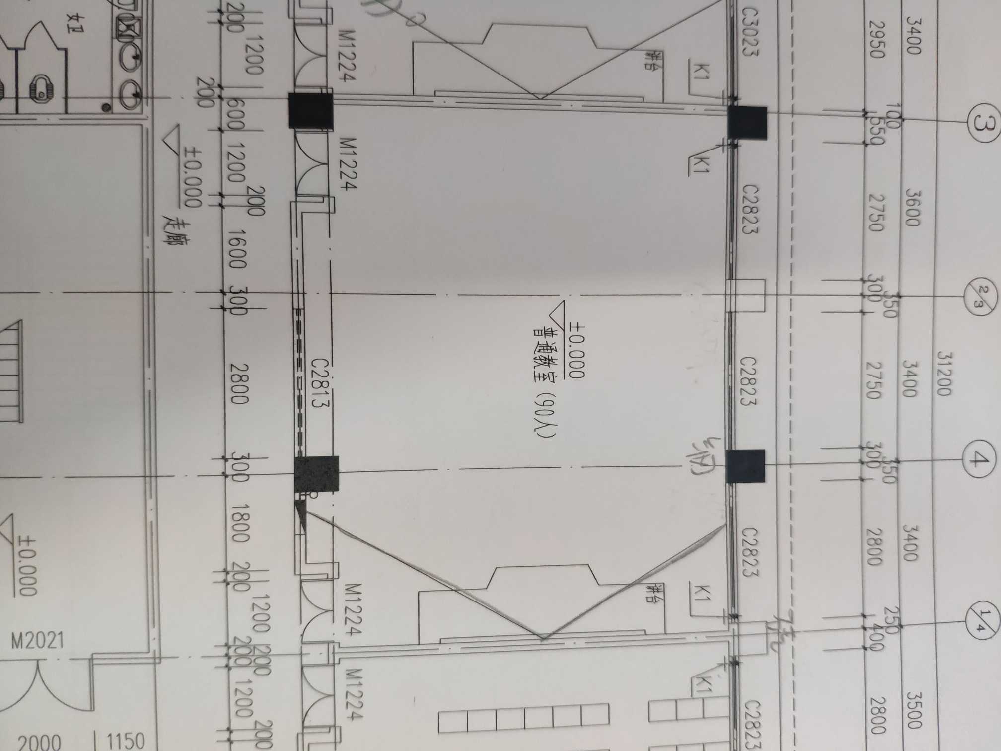 请问建筑施工图中间这两根线是什么意思