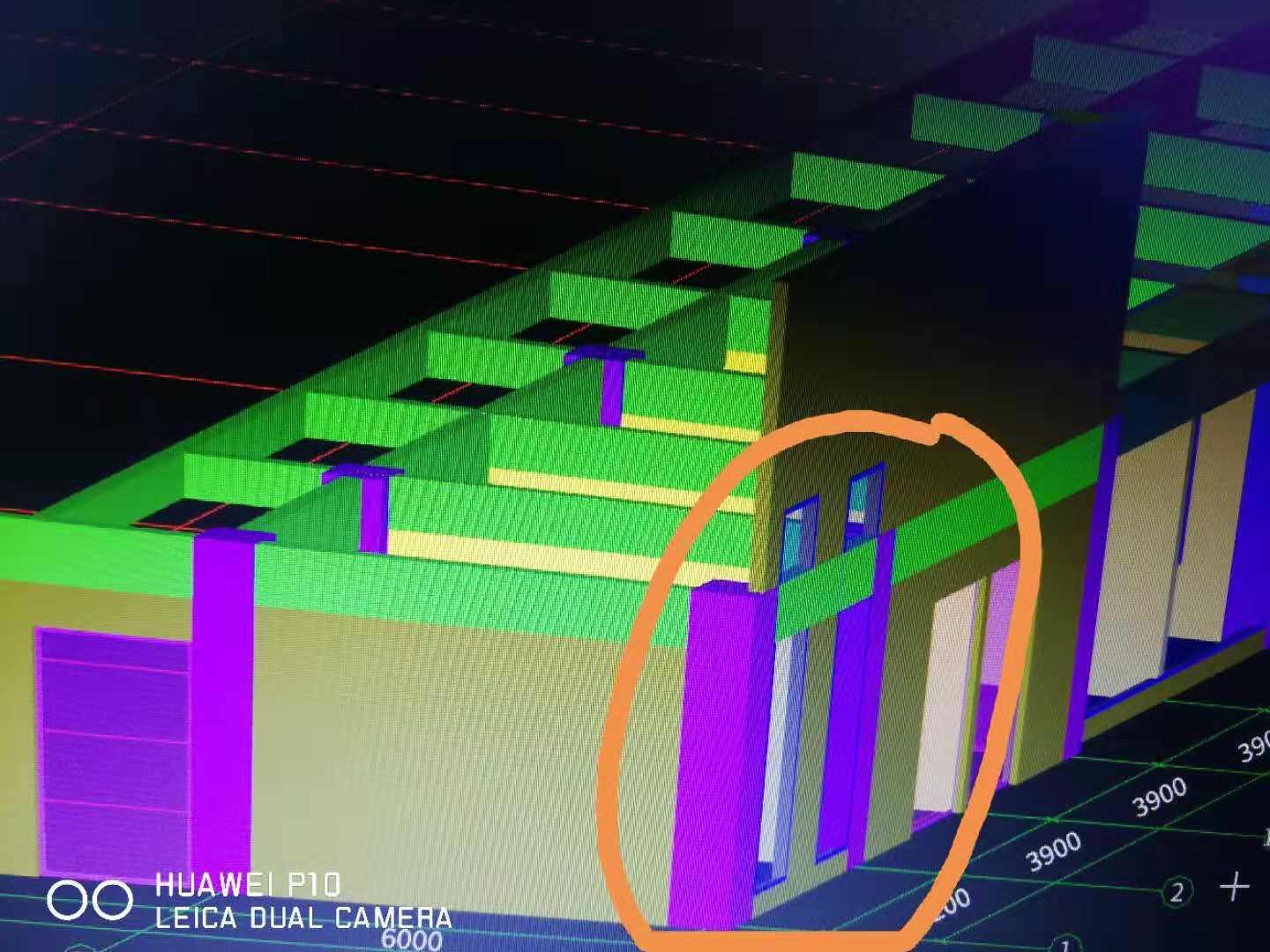 通窗从一楼到二楼窗与梁重叠