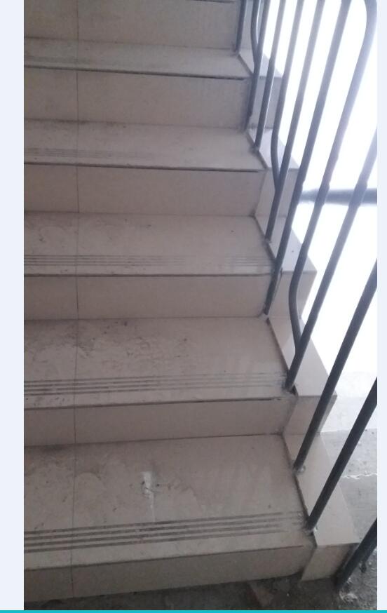 楼梯挡水线包含在楼梯投影面积里吗