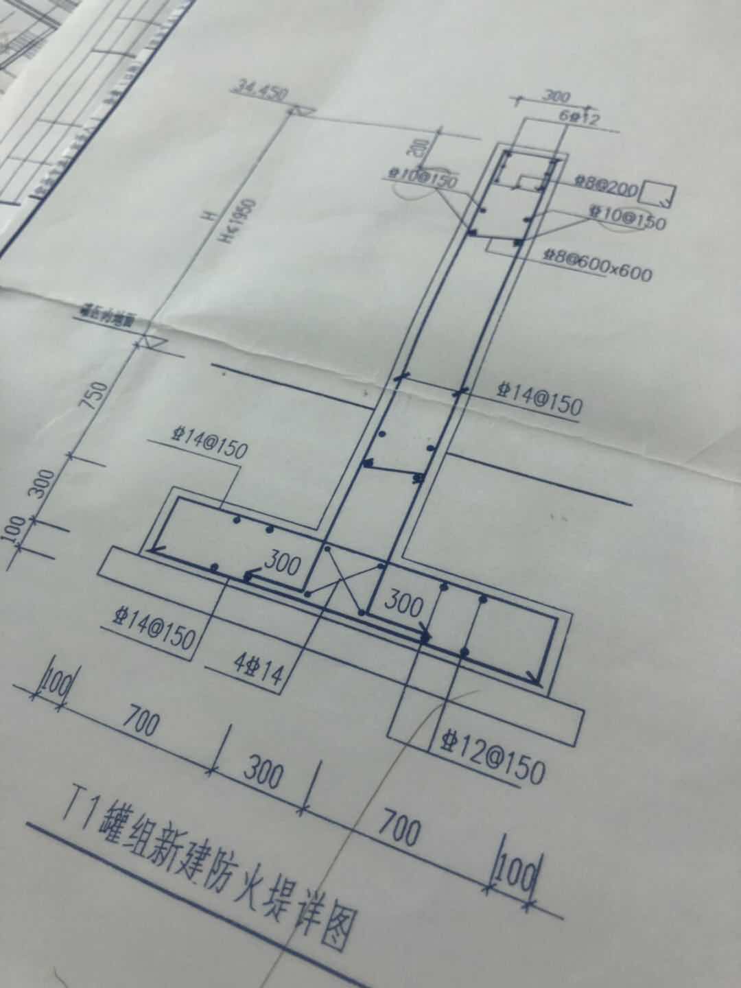 只能布置