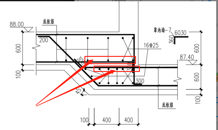 板内