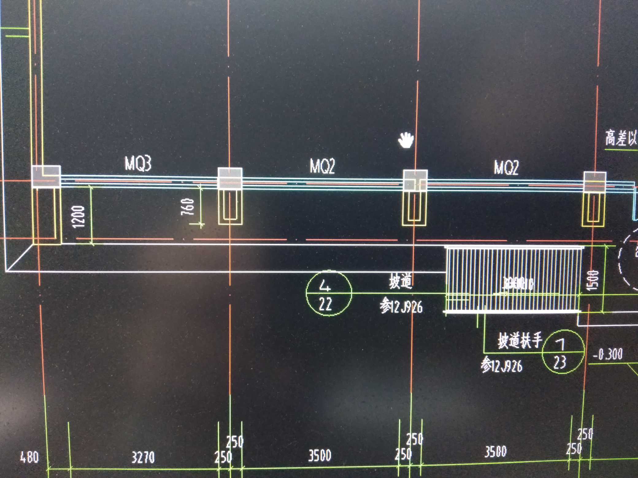 建筑施工图中悬挑梁部分的墙体怎么绘制