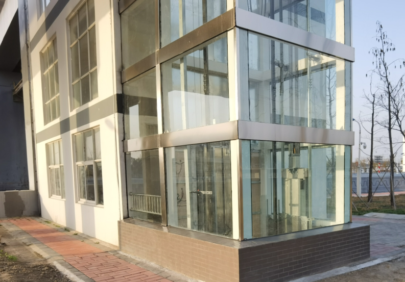 求教此玻璃幕墙上安装不锈钢套什么定额合适