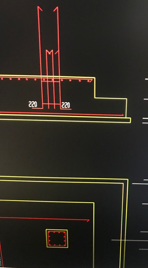 此圖柱基礎插筋表示的是角筋彎折220還是全部縱筋彎折220謝謝