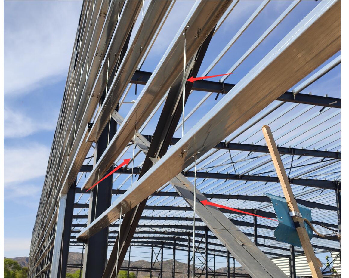 各位老师现场的钢拉条这个是属于镀锌钢筋吧这个镀锌钢筋成品价在哪里