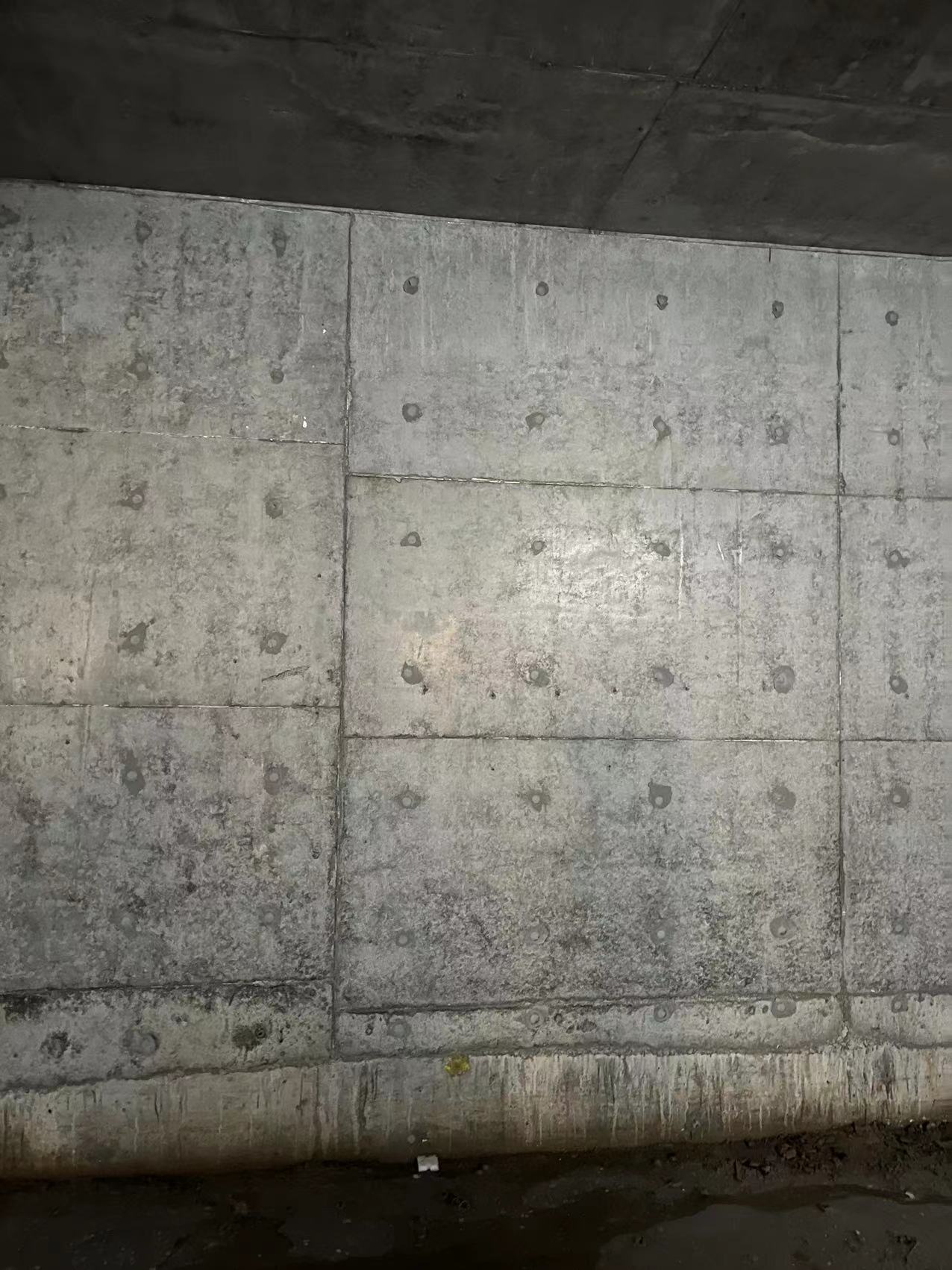 地下室外墙止水钢板顶板与墙交界位置无施工缝会布置止水钢板吗