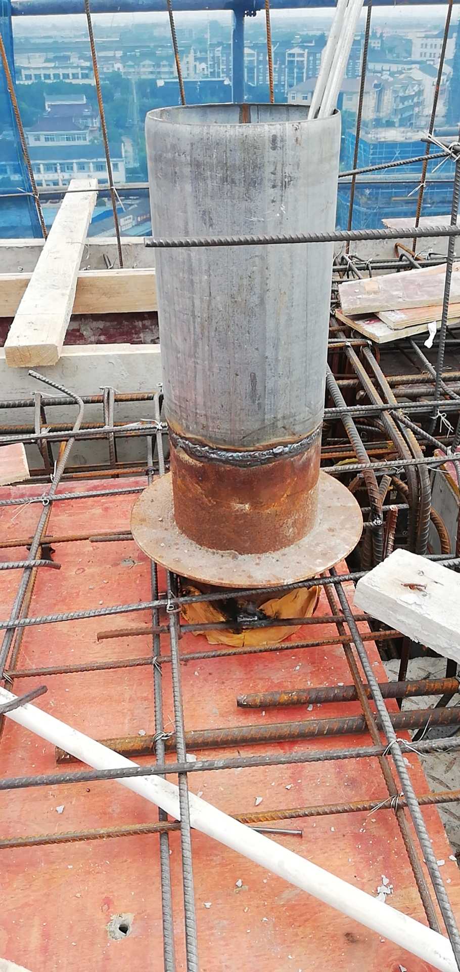 这个出屋面的套管有什么问题