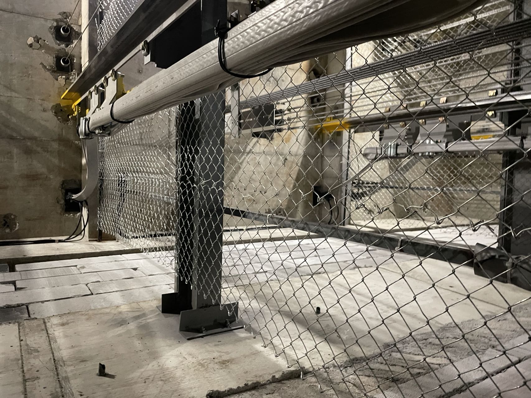 电梯井增加隔离网