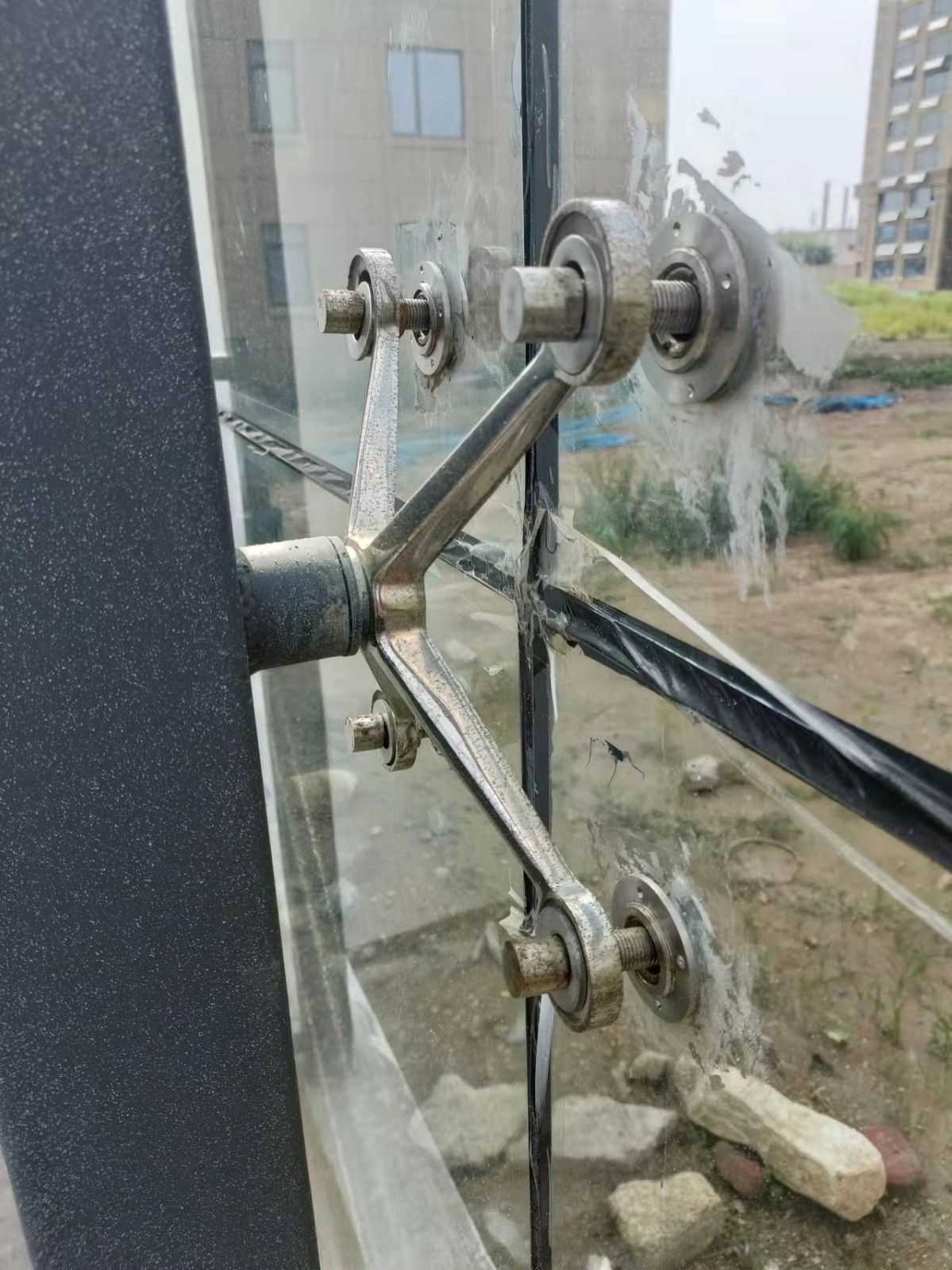 金属构件