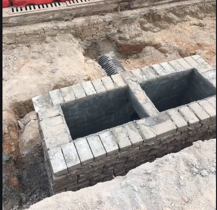 请问下各位老师，砖砌偏沟式单箅雨水口长什么样？（现场图）-服务新干线答疑解惑