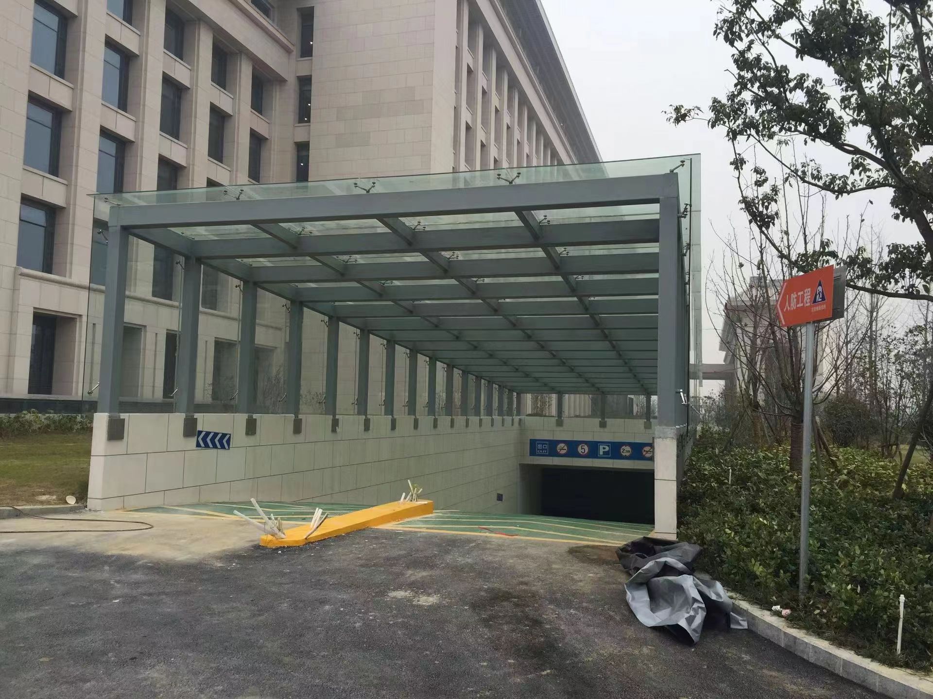 雨棚