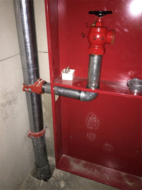 请问大家,消火栓栓口距地1.1m,是指蓝色那一段还是黄色那一段?