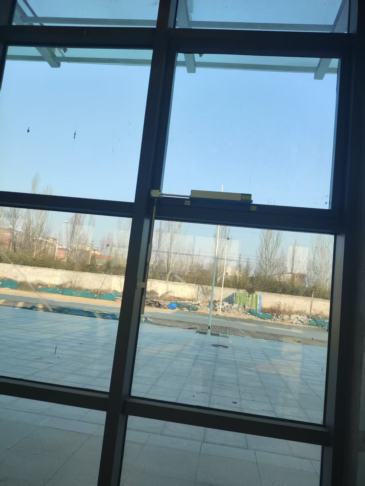 窗上
