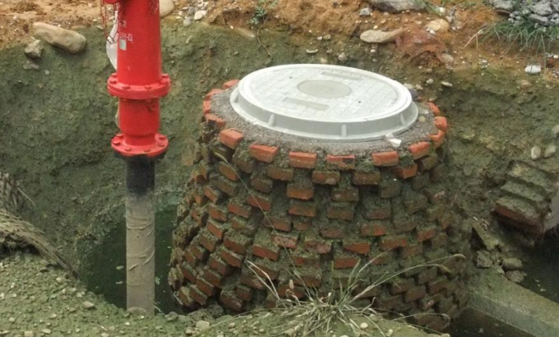 污水井