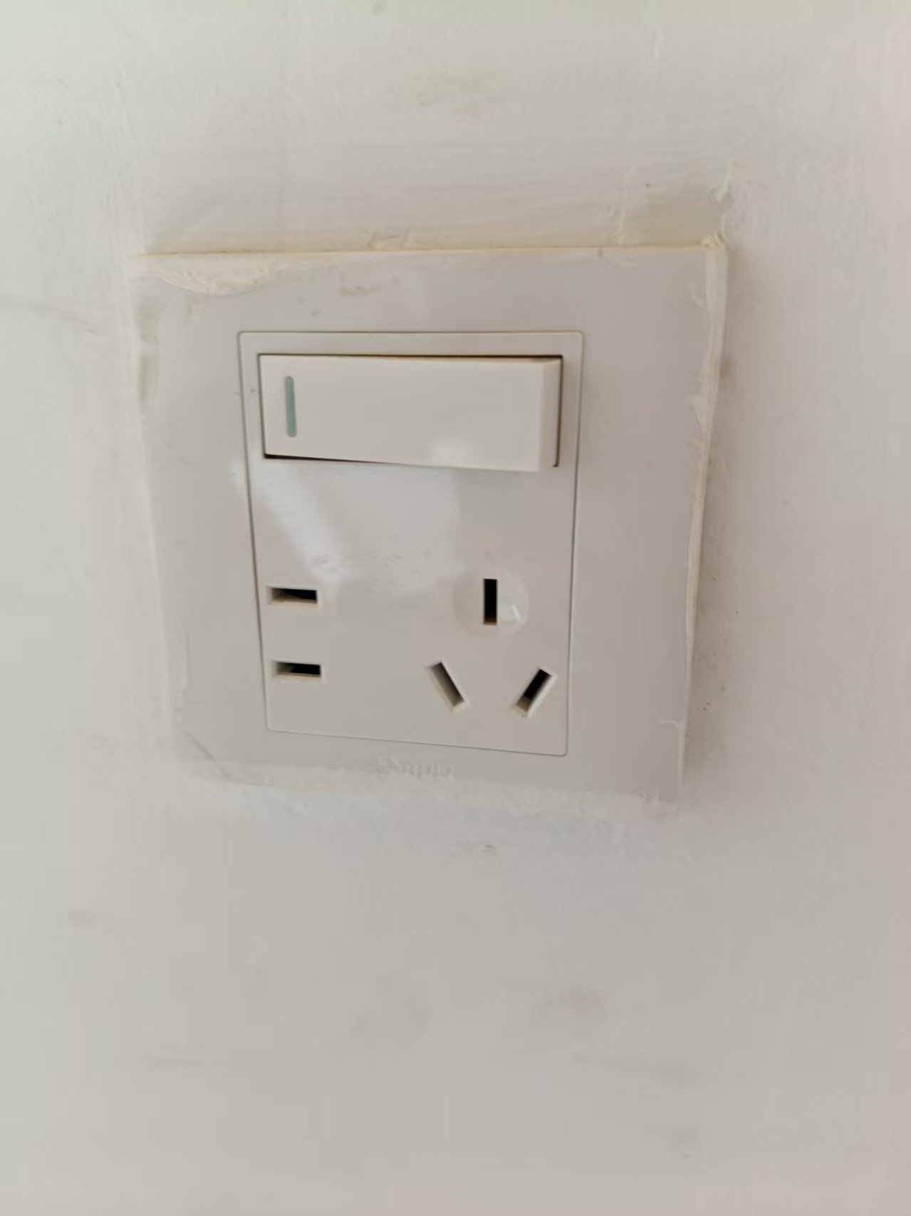 答疑：带开关的五孔插座要套什么定额