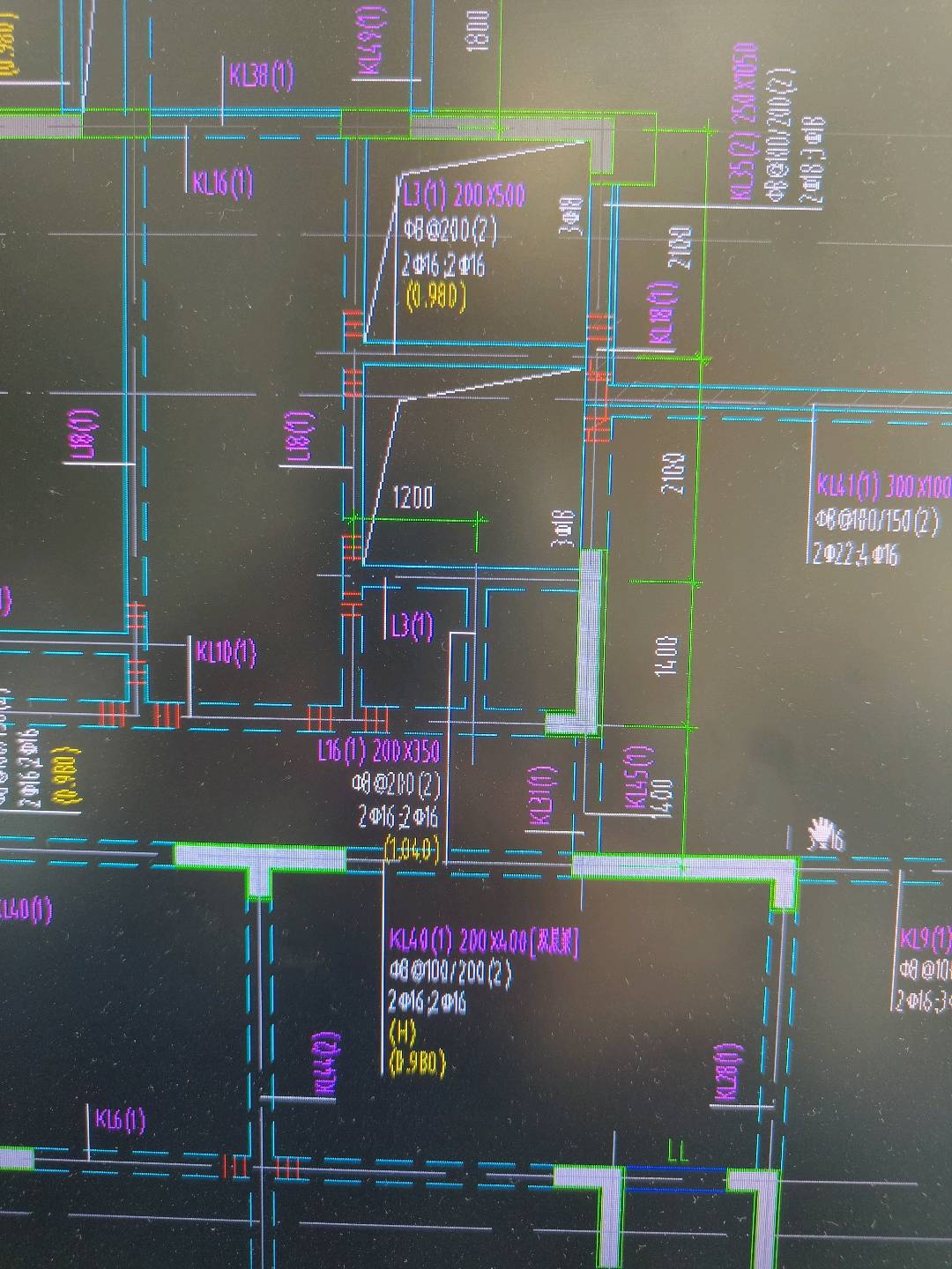 答疑：请问一下黄色的标高是层顶标高加上它还是说 不用层顶标高加它 说明里没写 这是一层