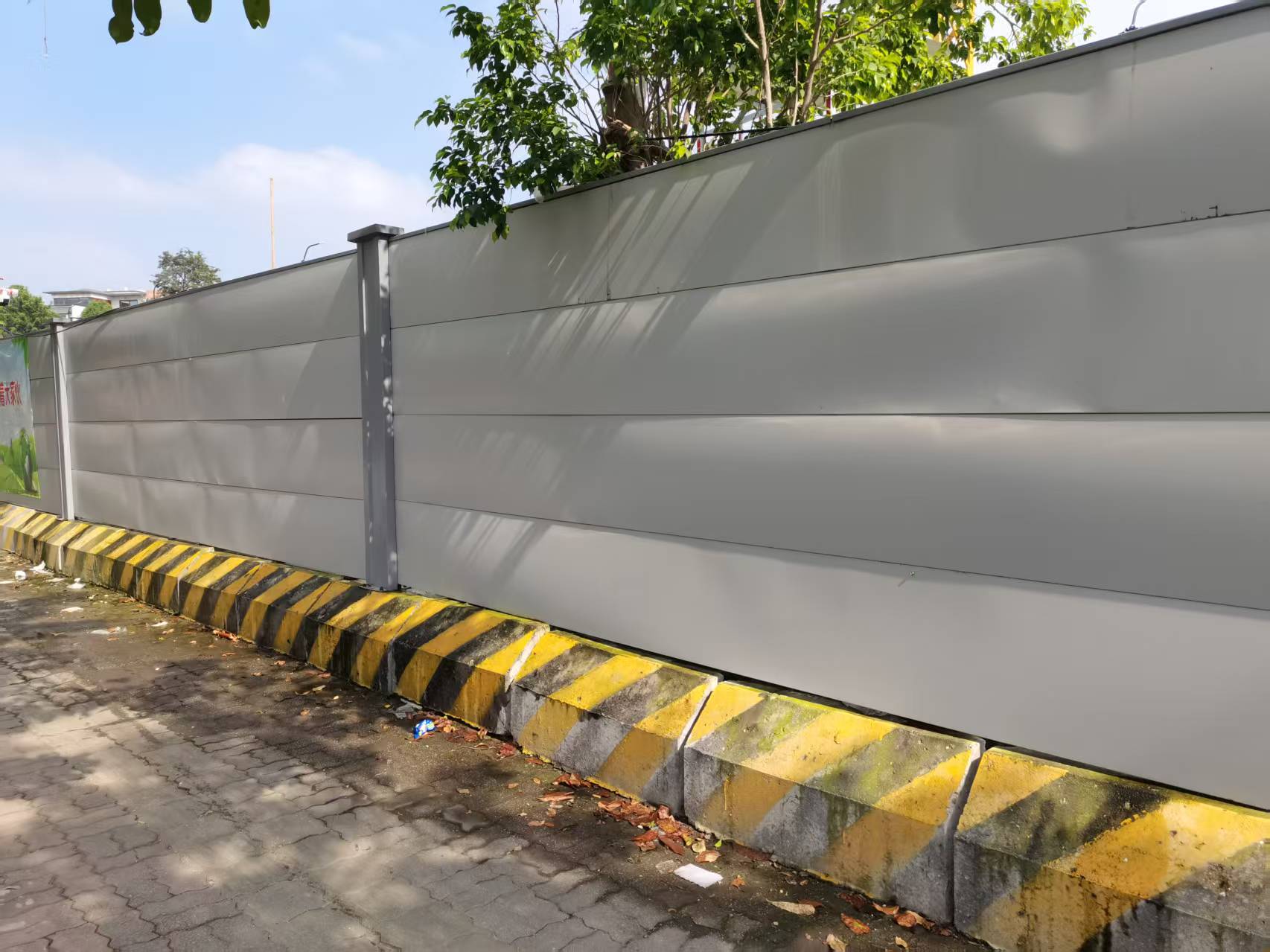 答疑：请问这种围蔽多少钱1米？