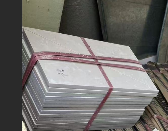 答疑：这个抛光砖目测尺寸有没有800*800？