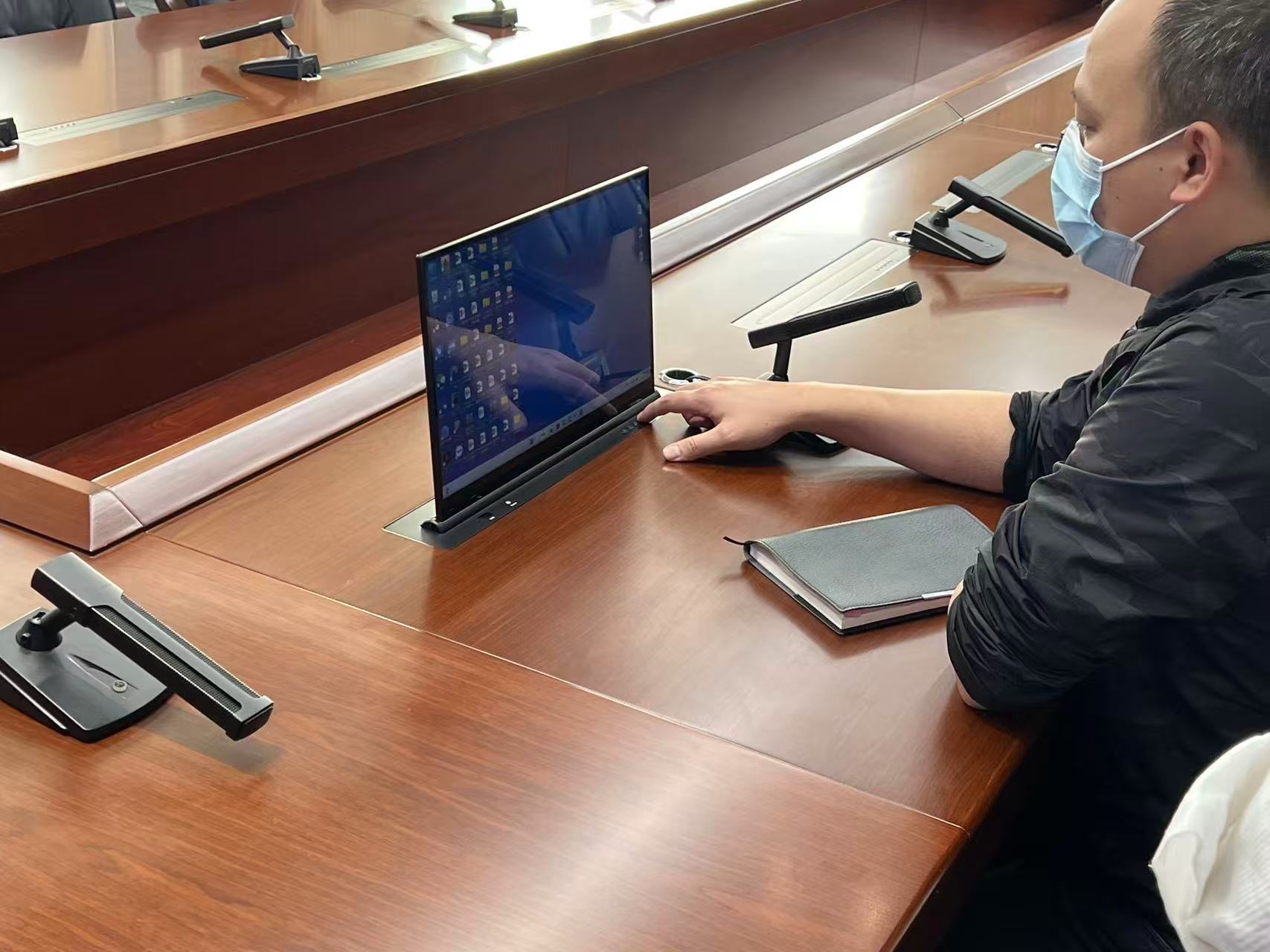 答疑：全高清电容式超薄会议升降终端（17.3寸桌面升降屏）