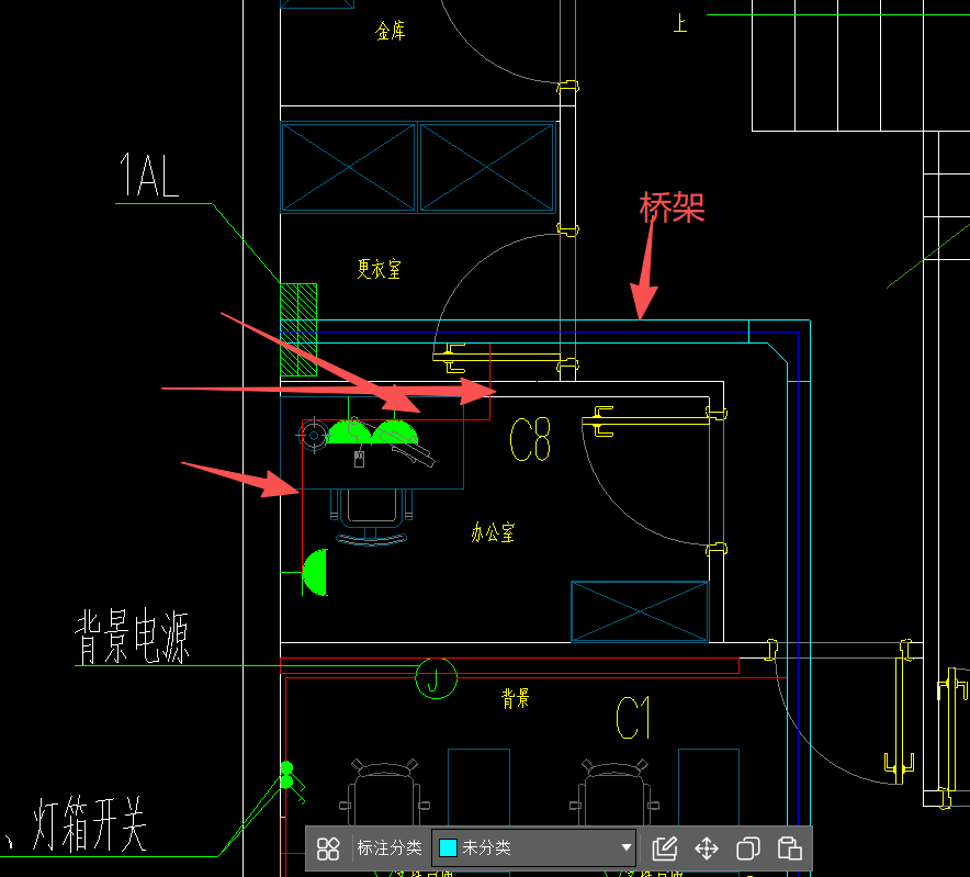 答疑：请问桥架走吊顶，C8走地板和墙 插座距地0.3 c8从桥架水平出来到墙，顺着墙往