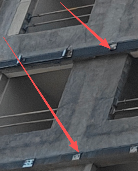 答疑：请问照片上黑色的这块施工的是什么 位置是如图