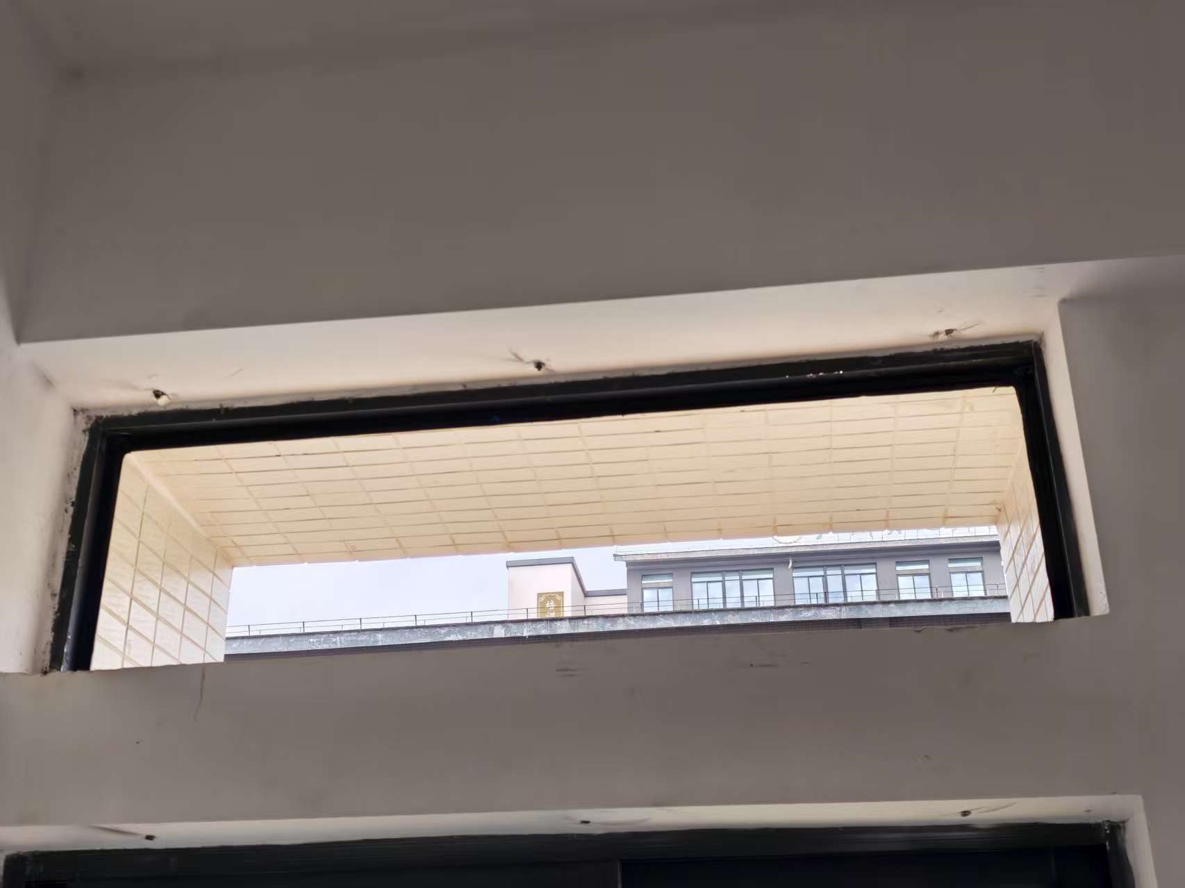 答疑：像这更换窗扇是套修缮定额的更换玻璃；还是套整个窗拆除，再重新套固定窗制作与安装？