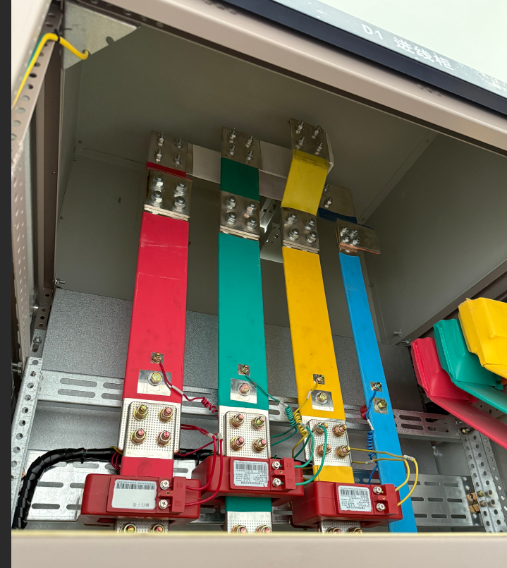 答疑：结算里，从变压器始端箱到低压柜上的始端箱，密集型母线槽需要另外算预留长度吗？