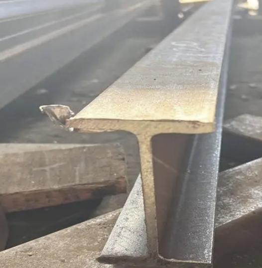 答疑：请问老师，钢柱300*200*6*8在大样图中，具体尺寸对应哪里，如图