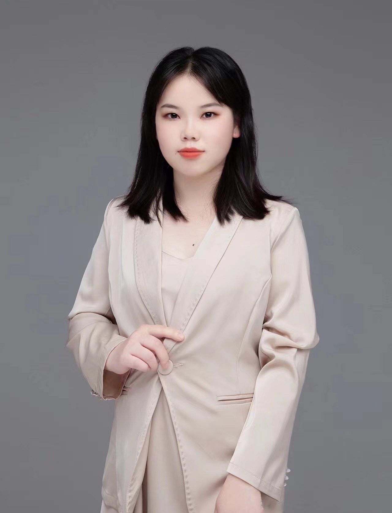 点击进入“夏小美”主页
